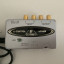 Behringer interface audio UCA 202CA .  Convertidor de 48kHz, 2 entradas y salidas RCA, salida de auriculares con control