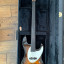 Bajo fretless Hamer CruiseBass 1996