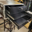 cajón rack aluminio, otro cajón rack y regleta schukos rack