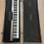 Piano Yamaha CP1 con flight case a medida y soporte original.