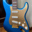 Preciosa Fender Squier Strat Blue 40th Aniversario