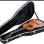 Estuche rígido Gator Deluxe para guitarra clásica.