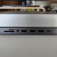 Mac Mini M1 con monitor LG 27" 4K, teclado y ratón Logitech MX, Altavoces Yamaha HS5, Interfaz USB AXE, etc...