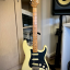 Guitarra strat echa por partes