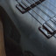 Bajo Gibson Q80 USA con estuche rígido.