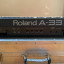 Teclado maestro Roland A-33 en perfecto estado, incluye flightcase.
