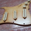 Dos golpeadores stratocaster relic(uno crema y otro amarillo vintage)