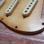 Dos golpeadores stratocaster relic(uno crema y otro amarillo vintage)
