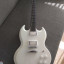 Gibson SG barítono