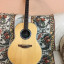 Guitarra acústica Ovation americana.