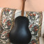 Guitarra acústica Ovation americana.