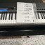 Yamaha CP4 como nuevo con funda de transporte original Yamaha con ruedas