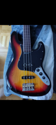 Vendo Harley Benton jb75 fretless