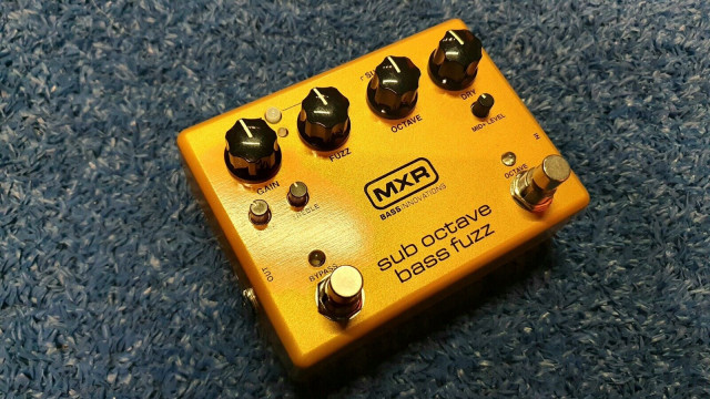 MXR M287 Sub Octave Bass Fuzz Pedal - COMO NUEVO