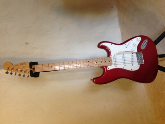 Guitarra Fender Stratocaster Standard