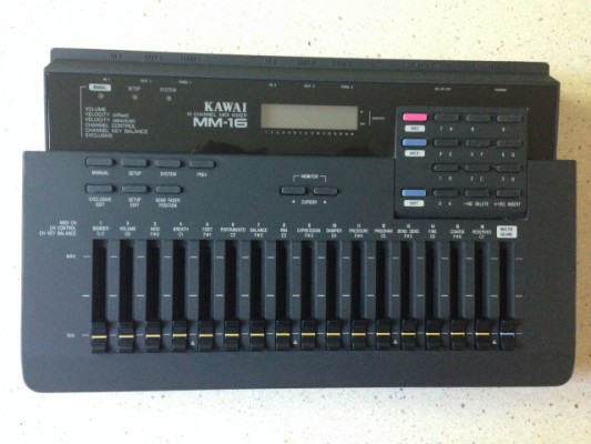 Controlador MIDI Kawai MM-16