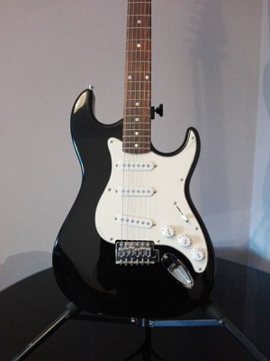 Guitarra Sonora Stratocaster