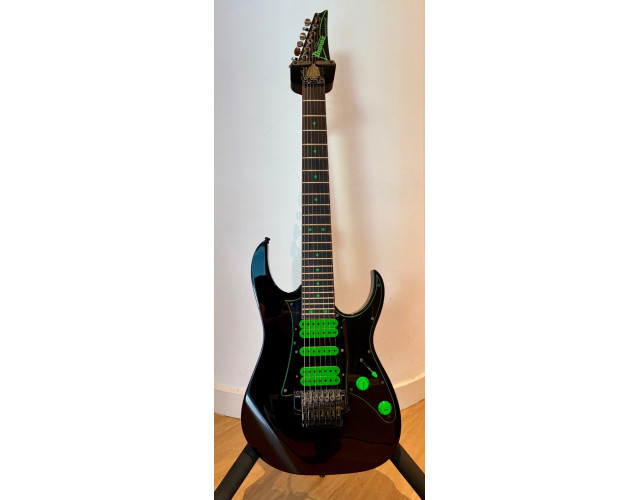 Ibanez Universe UV70P