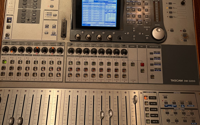 Tascam dm 3200