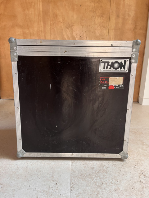 Rack 10U con apertura frontal y superior