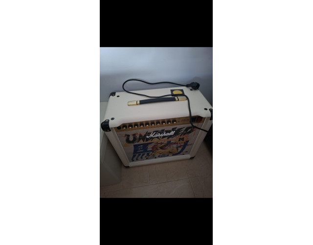 Amplificador Marshall Studio 900 20w