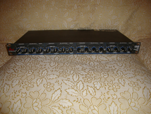 DBX 1046 - Compresor de 4 canales