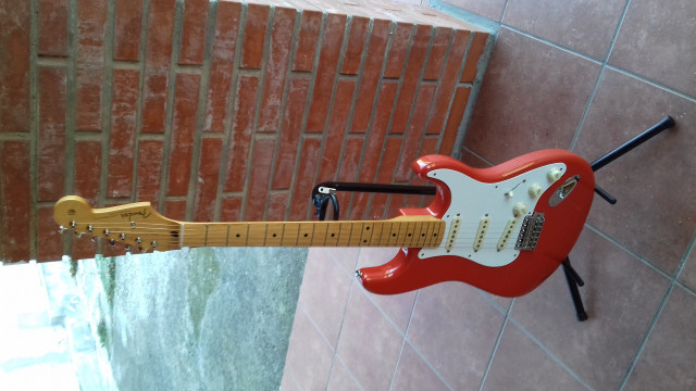 Vendo Fender strato Classic 50s
