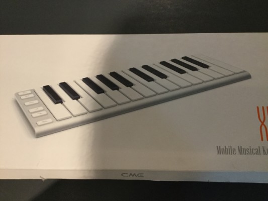 Vendo teclado CME XKEY 25 Silver