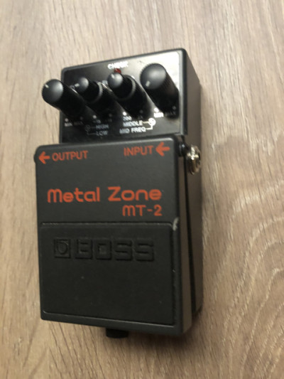 O cambio Boss Metal Zone