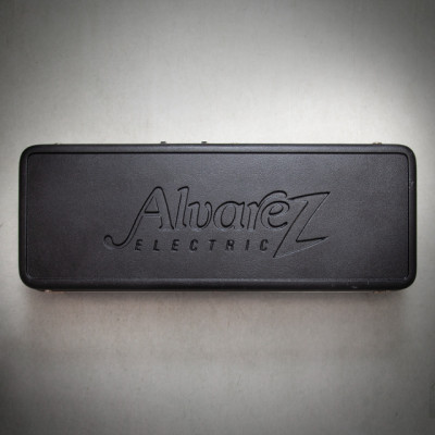 Maleta Estuche Rígido Alvarez #C-160 para Stratocaster