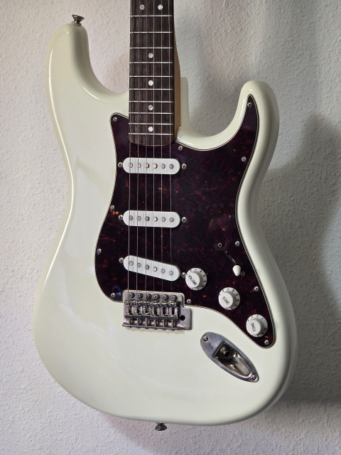 Squier Strat CV70