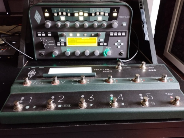 Vendo kemper profiler + remote (version sin etapa)