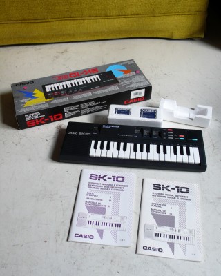 Casio SK-10 sampling keyboard. A estrenar. Estado perfecto