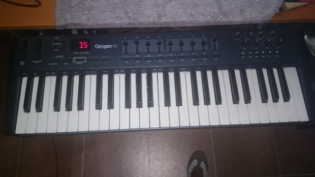 Controlador MIDI M-Audio Oxygen 49