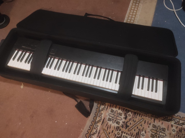 Roland Digital Piano F-20 Supernatural Piano