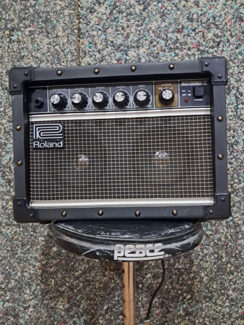 Amplificador Jazz Chorus De Roland 20w RMS Italia