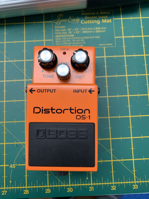 Boss Distorsion DS-1