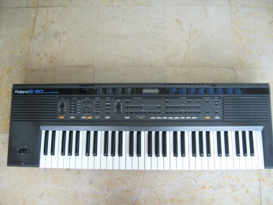 Roland E20