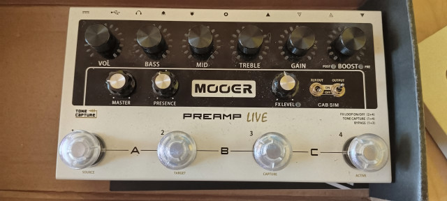 Mooer Preamp Live