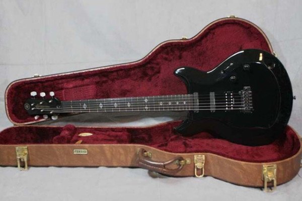 Compro guitarra Yamaha AES-FG Frank Gambale