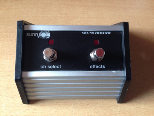 Pedal selector de canal y efecto de Amplificador Sunn (Envío Incl.)