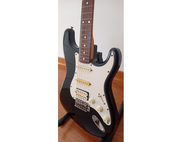 Guitarra eléctrica Squier Stratocaster Japón 1993