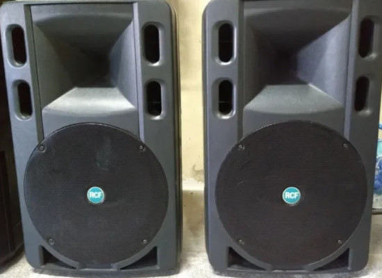 Altavoces autoamplificados RCF 15" ART 500A