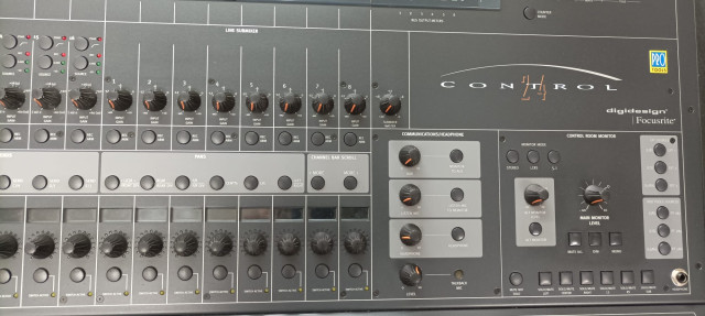 Controladora Digidesign Control 24