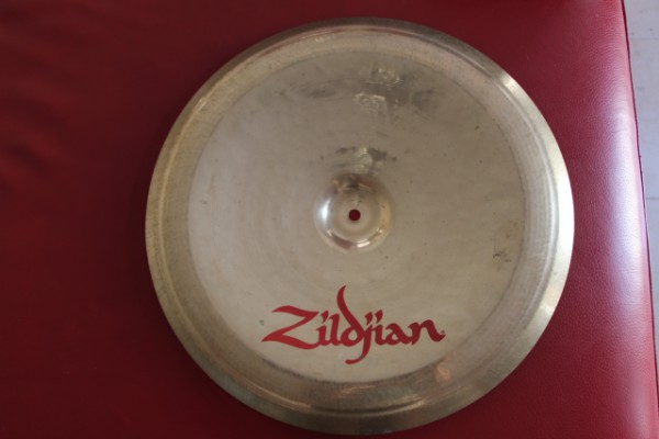 Vendo  Zildjian China Oriental 18" por 175€