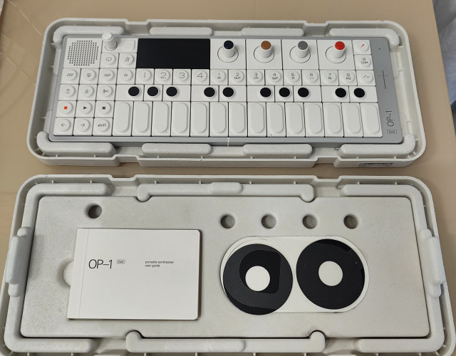 OP-1 FIELD - Teenage Engineering