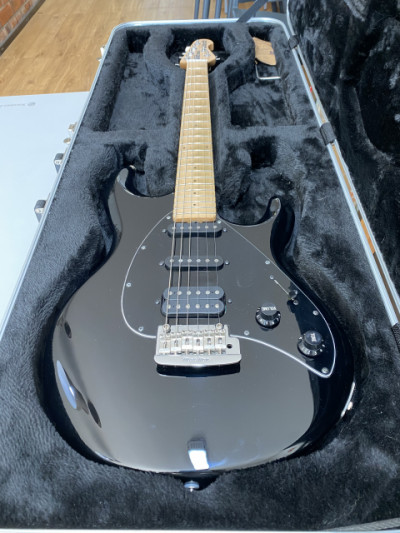 Music Man silhouette special hh