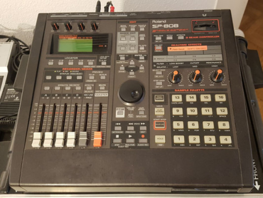Roland SP-808 (groove sampler)