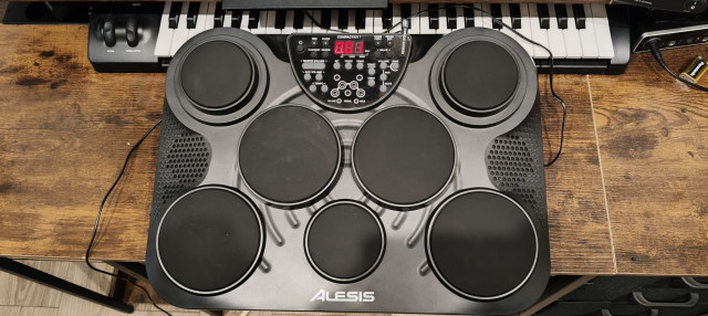 Kit percusión alesis