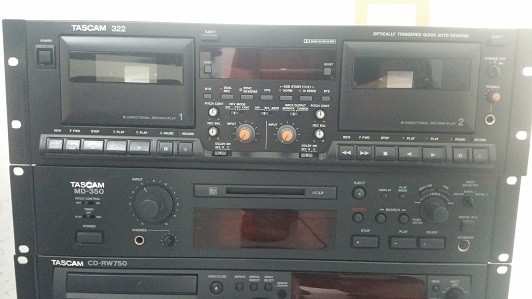 Equipo CD-R, MiniDisc, Y Cassete Tascam